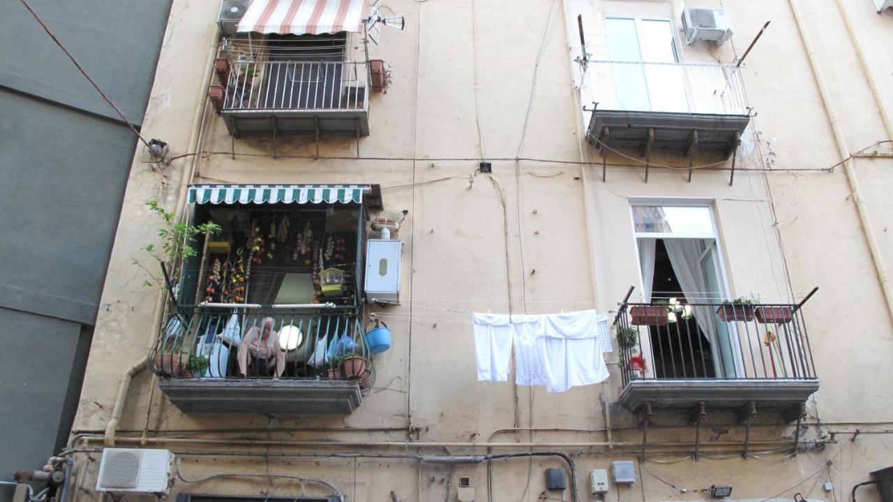 Appartamento Moderno Nel Centro Storico Neapel Exteriör bild