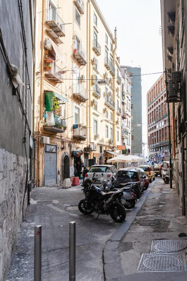 Appartamento Moderno Nel Centro Storico Neapel Exteriör bild